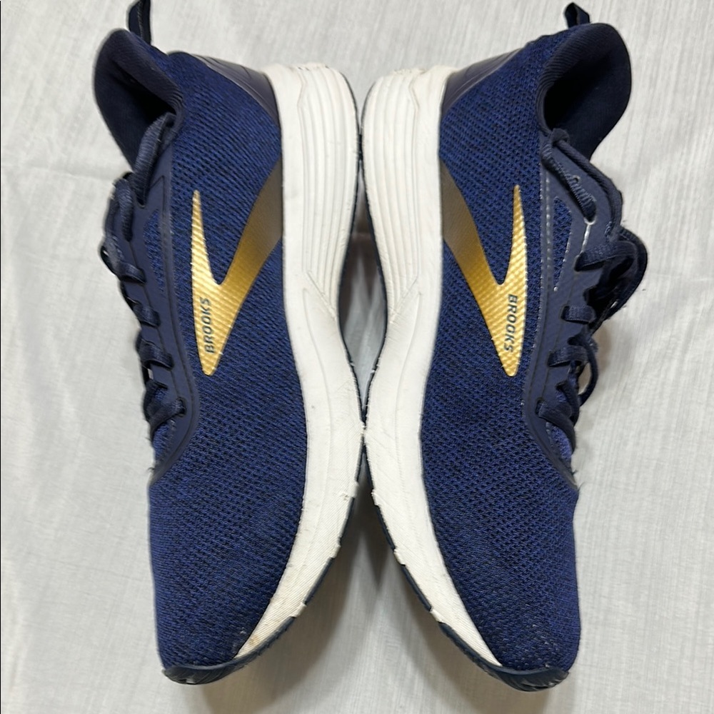 Brooks Blue and‎ Gold Athletic Sneakers with Sleek Design - Picture 3 of 12